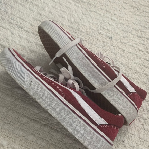 Vans - Picture 2 of 4
